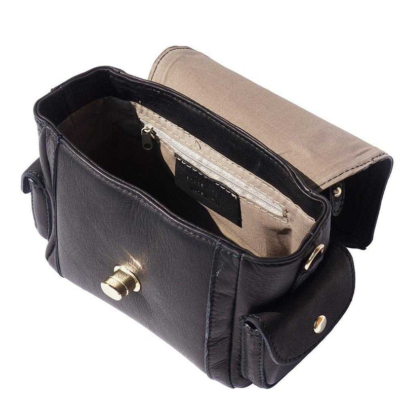 Small handbag with two side pockets